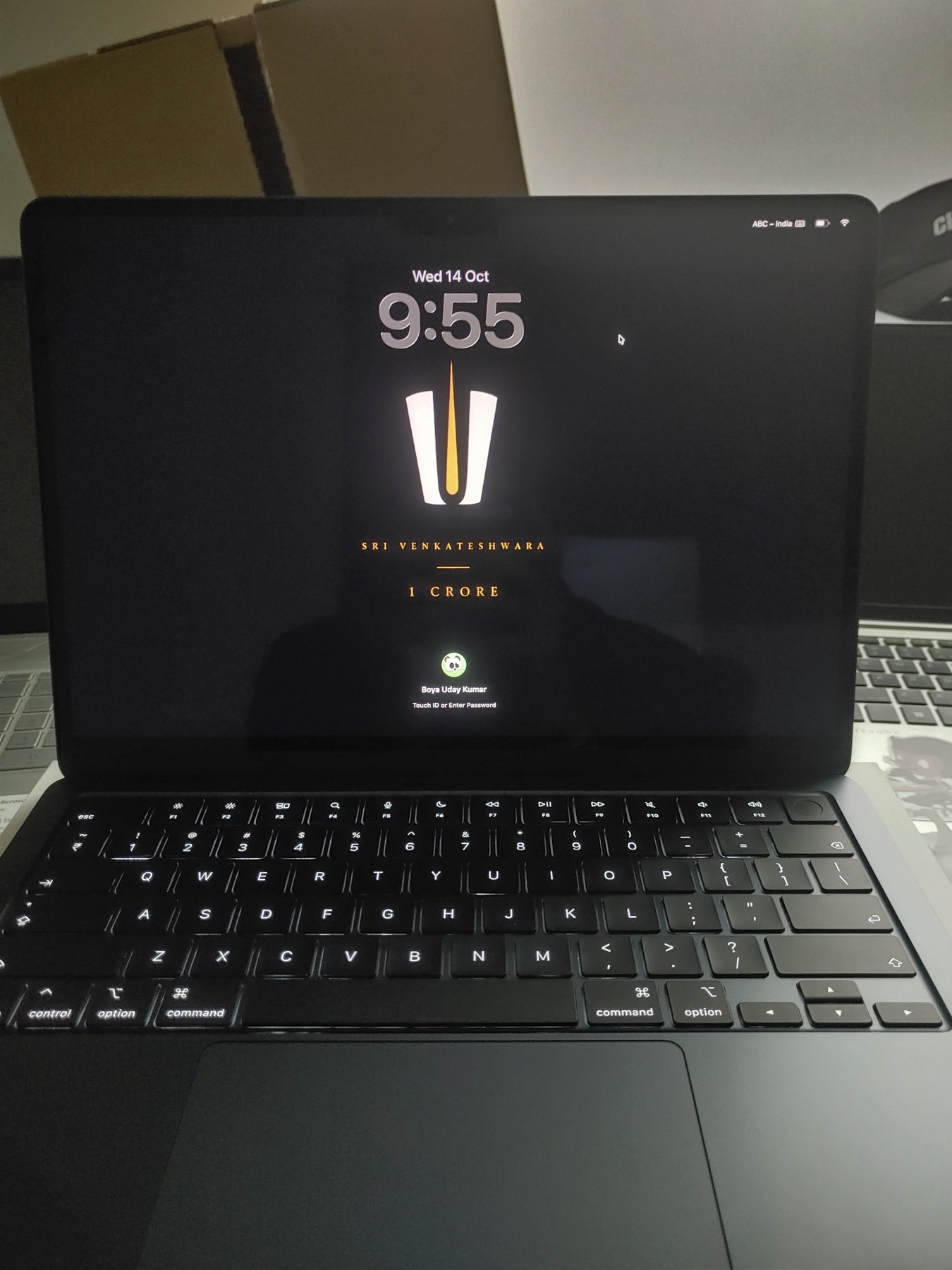 The MacBook Air welcoming me at its first setup screen